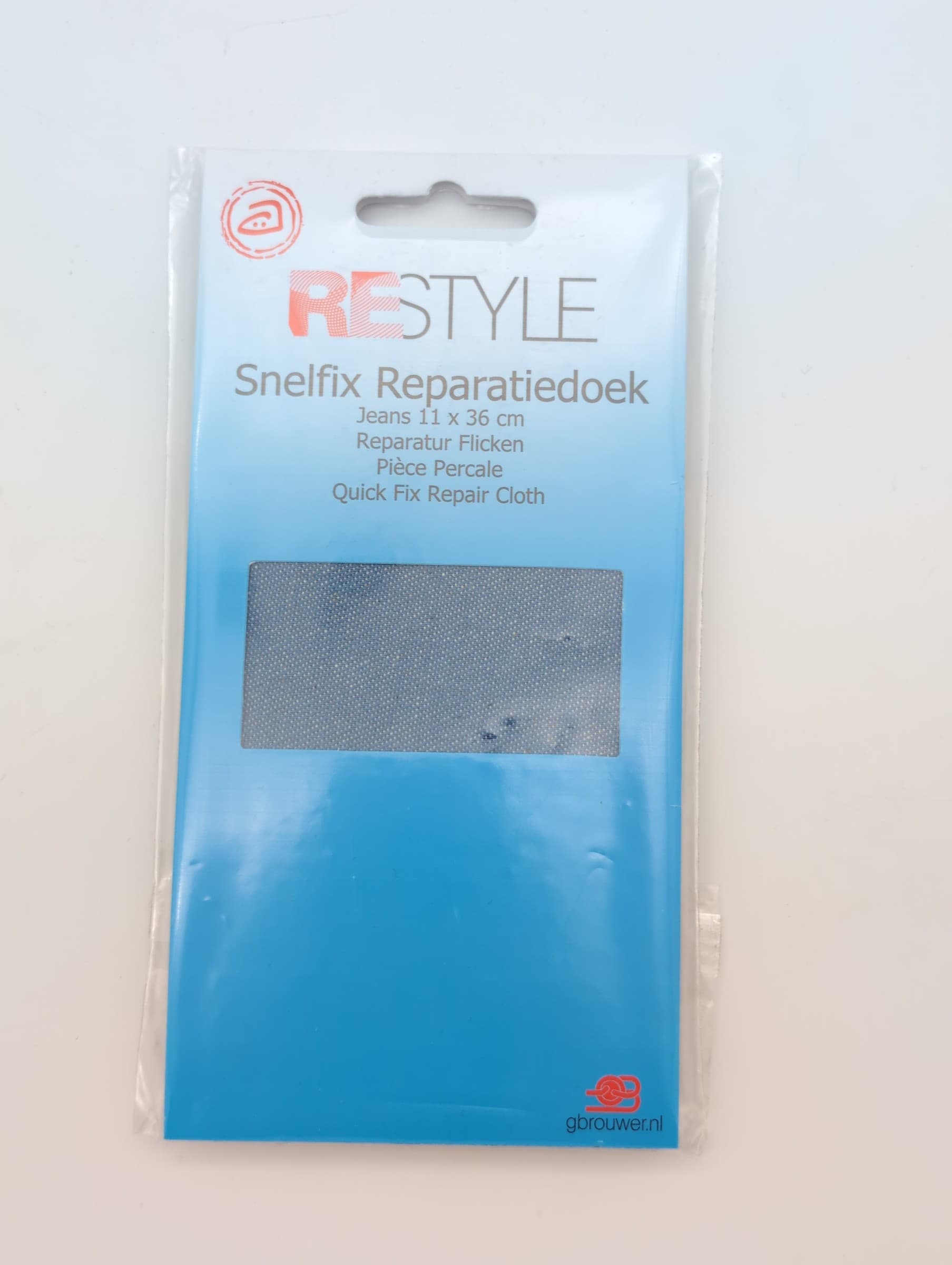Restyle Snelfix opstrijkbaar reparatiedoek voor jeans in jeansblauw, verpakking van 11 x 36 cm