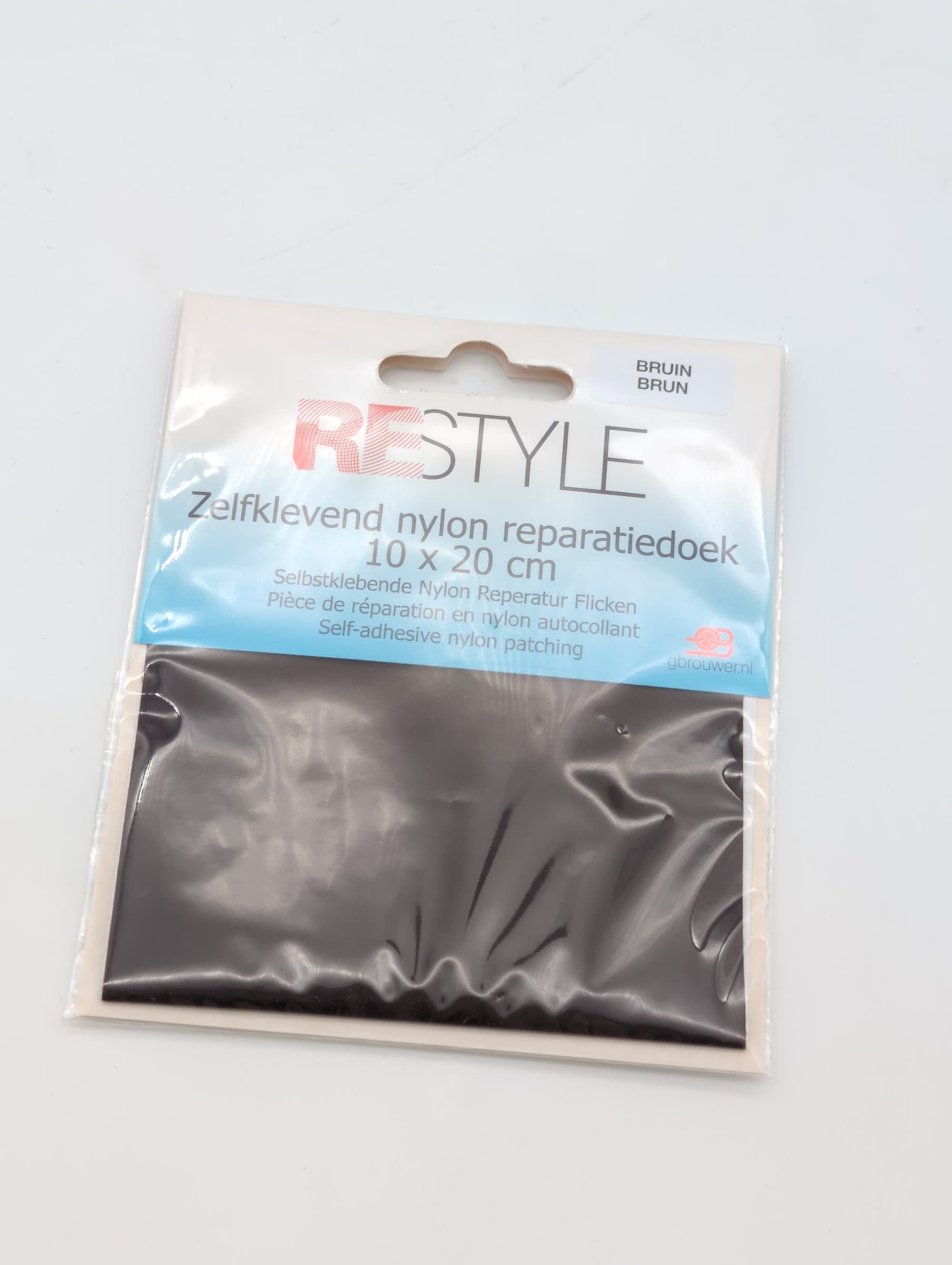Restyle zelfklevend nylon reparatiedoek 10 x 20 cm in bruin, verpakking met artikelcode 015.79105 en kleurcode 881