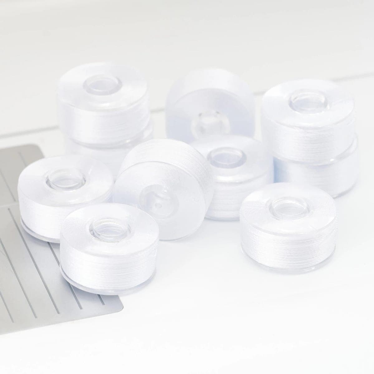 Pfaff voorgewonden witte spoeltjes (doos van 144) — productfoto
