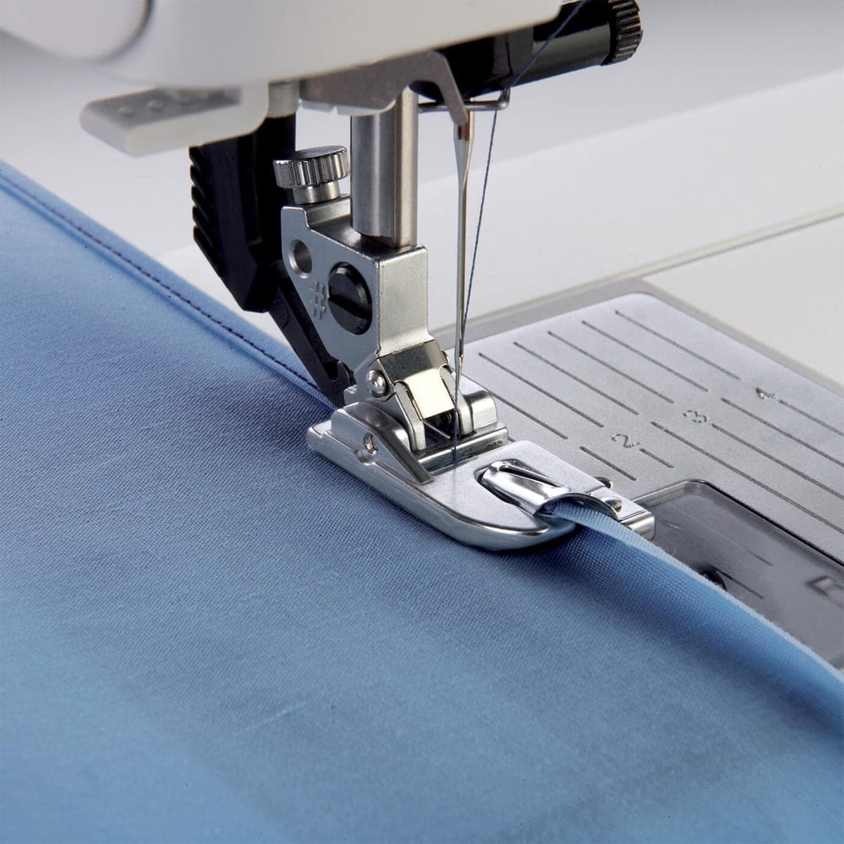 PFAFF 4 mm Rolled Hem voet — productfoto