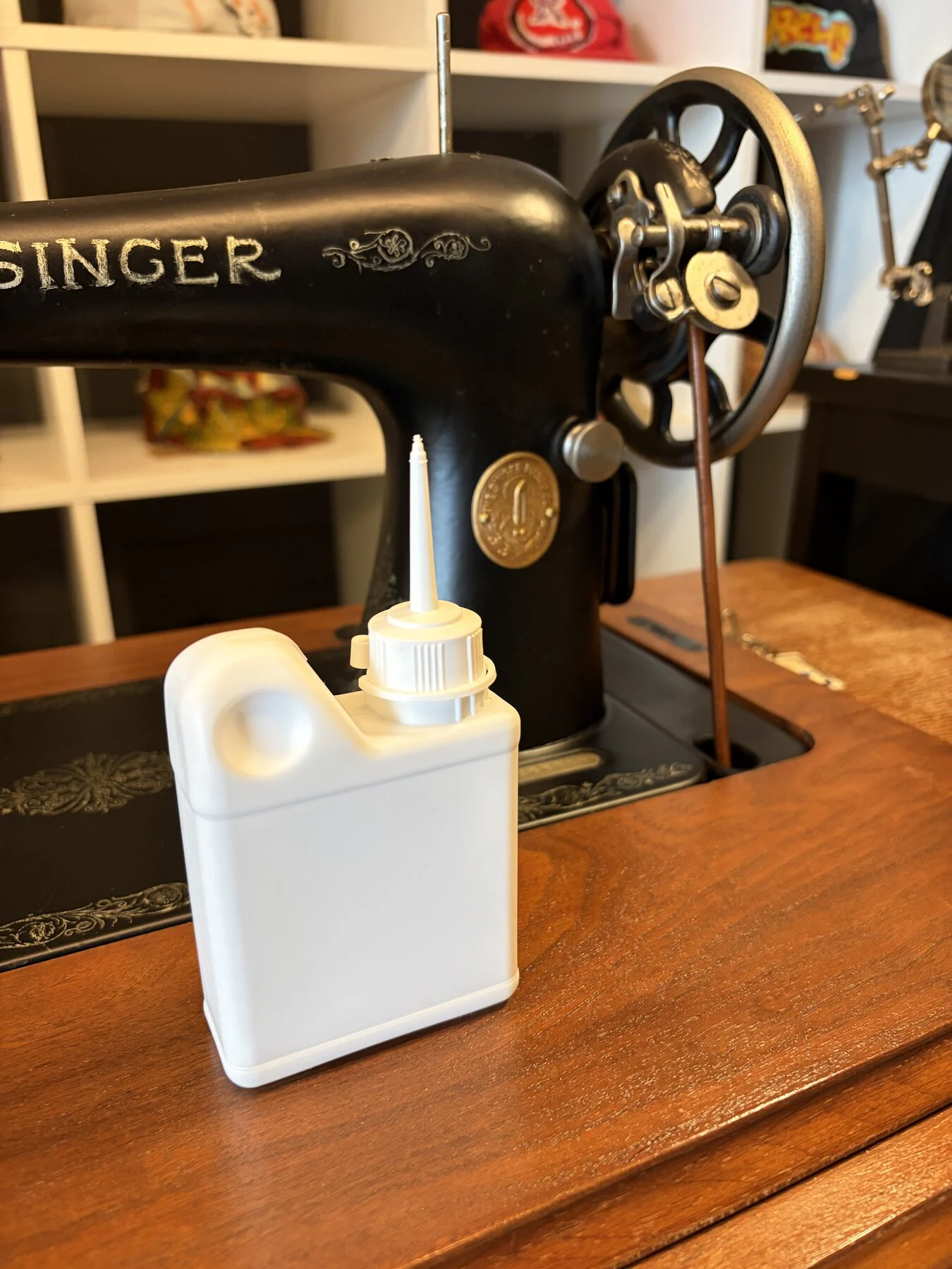 Singer 66K met naaimachineolie